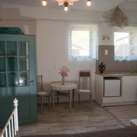 Vankos Vendeghaz Apartment